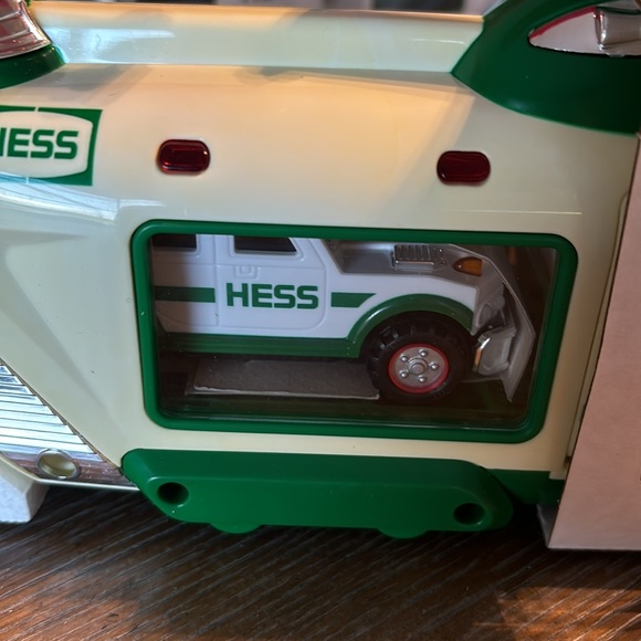 Hess Helicopter with Motorcycle & Cruiser - Picture 2 of 7